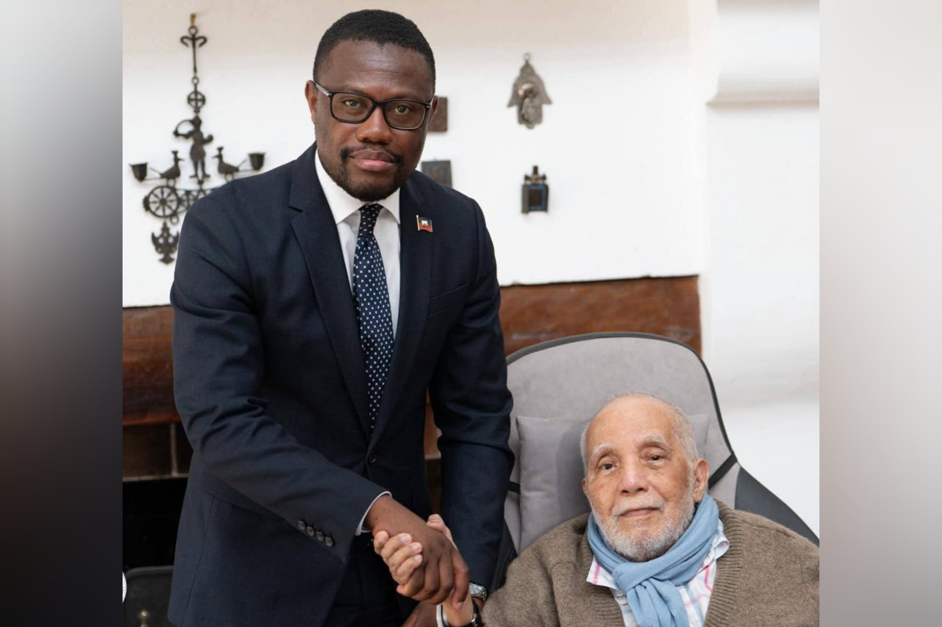 L'ambassade d'Haïti en France rend hommage à René Depestre